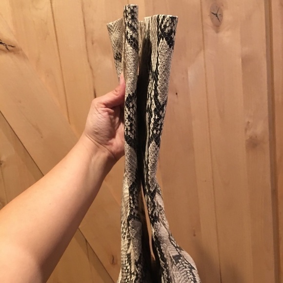 WORN ONCE COLE HAAN Glenda Snakeskin Print Leather Boot Size 5.5 - Picture 4 of 7